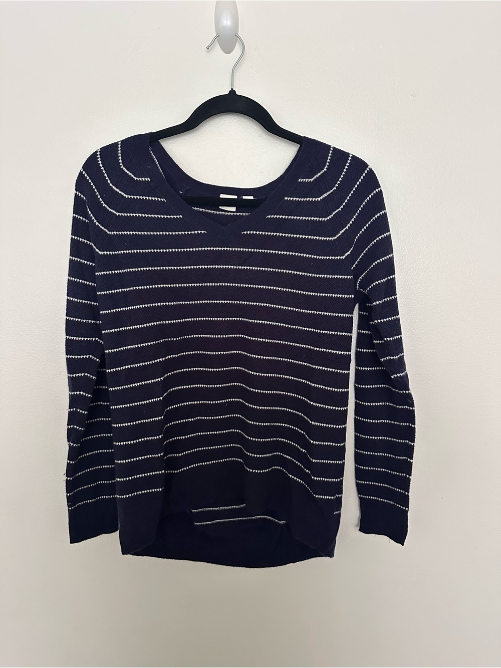 GAP Navy Striped Women's Sweater - Classic Crewneck